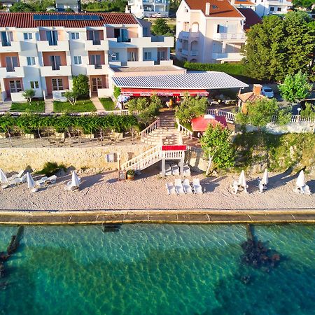 Pension Augustino Miletici エクステリア 写真