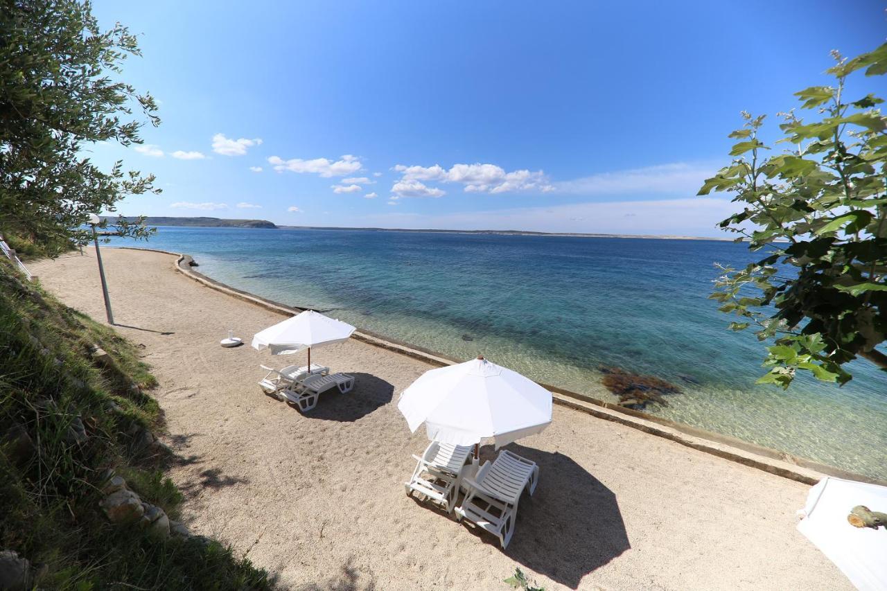 Pension Augustino Miletici エクステリア 写真